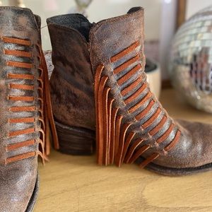 Corral fridge ankle cowboy boots